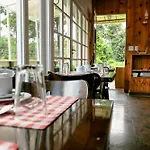 CASA dE CAMPOS CAPIVARI HOUSE