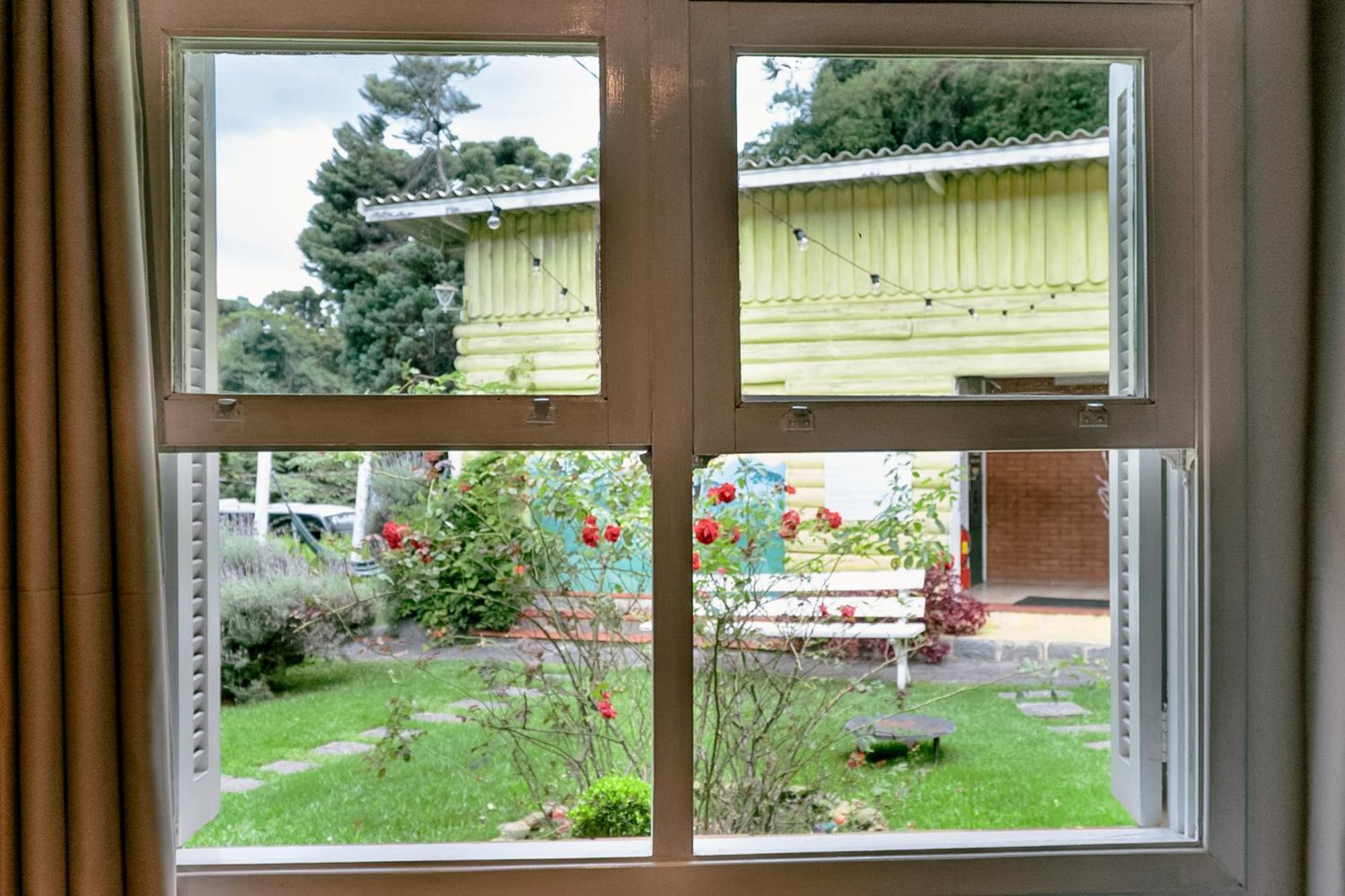 Acomodação com café da manhã  Velinn Casa De Campos Capivari House Campos do Jordão